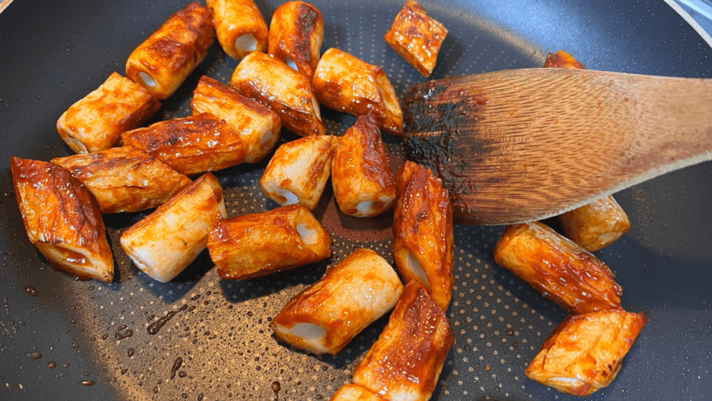 調味料Aを加える