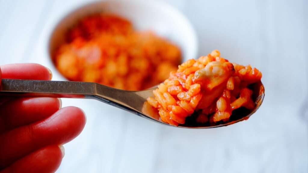 簡単なのに本格的な食感、トマトとシーフードのうま味を味わって！