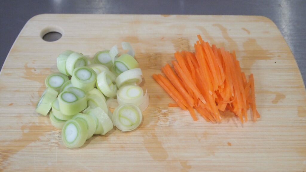 野菜をカット