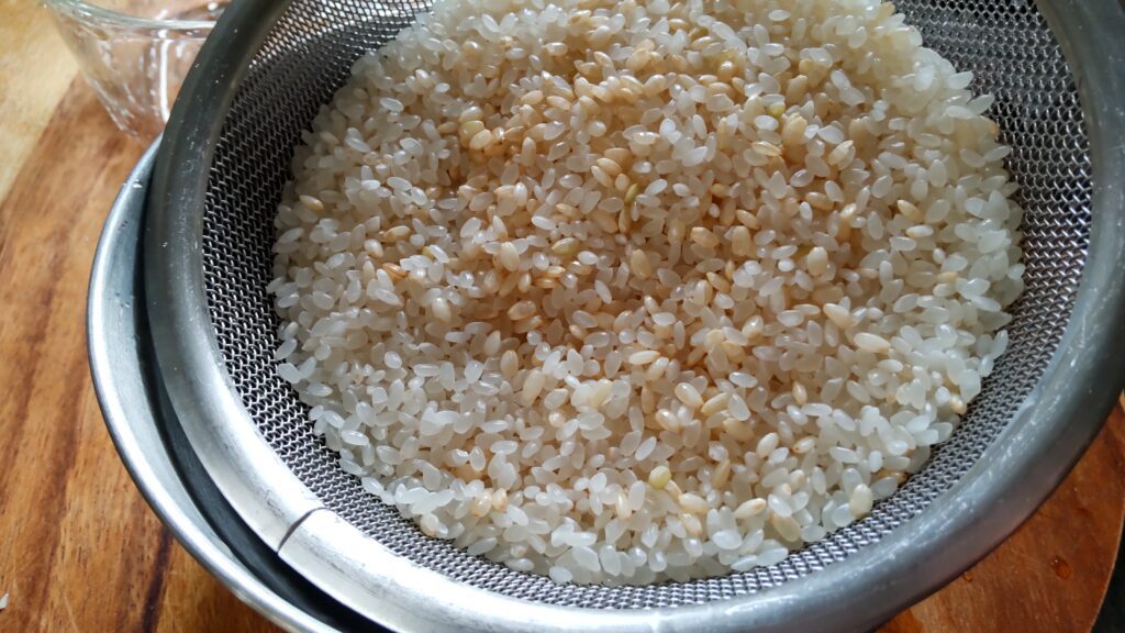 米の水をしっかり切っておこう
