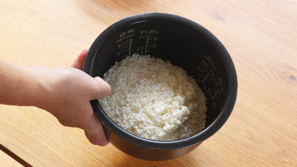 お米を洗米し調味料を合わせよう